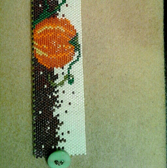 Beaded pumpkin bracelet - Picture 3 of 3